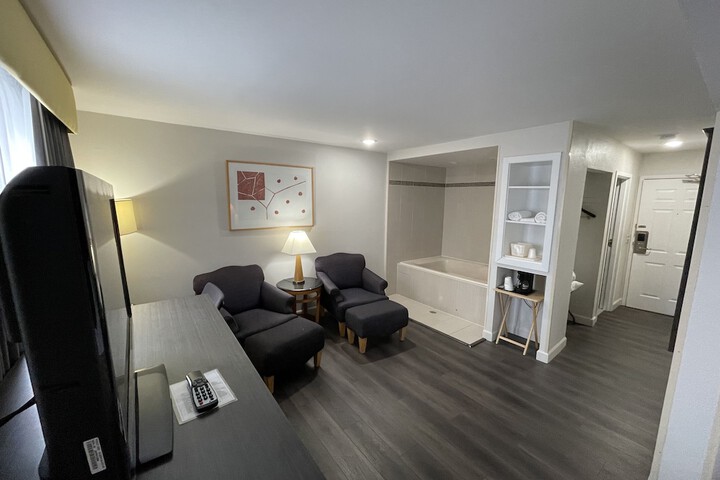 Room 18 of 36