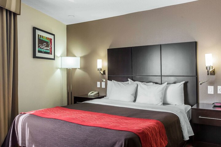 Room 25 of 40