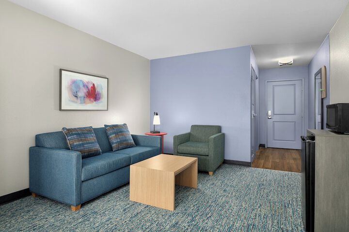 Garner Hotel Madison Huntsville Airport by IHG
