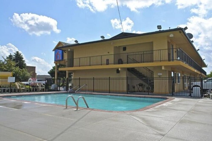 Pool 6 of 26