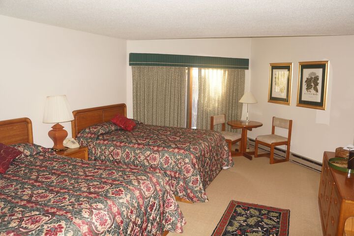 Room 32 of 68