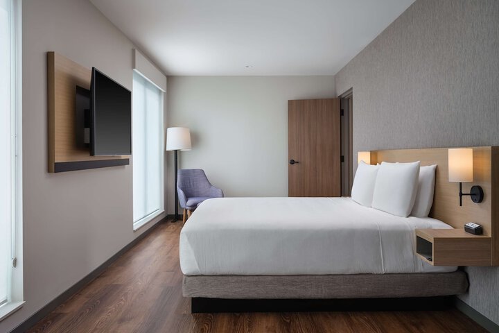 Room 27 of 60
