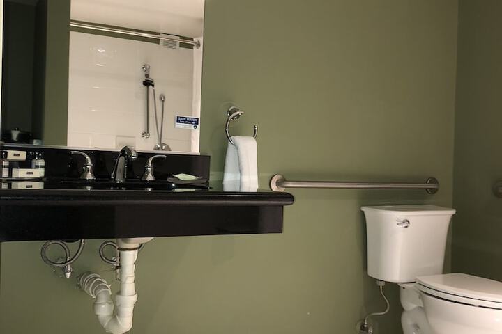 Room 15 of 48