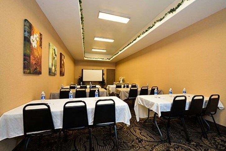 Comfort Suites Bay City East