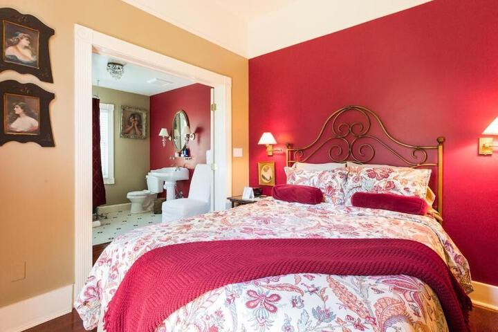 Room 21 of 36