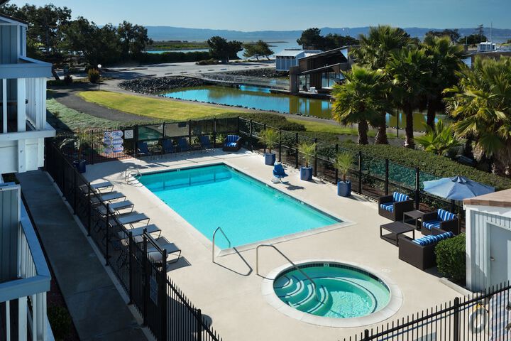Pool 4 of 37