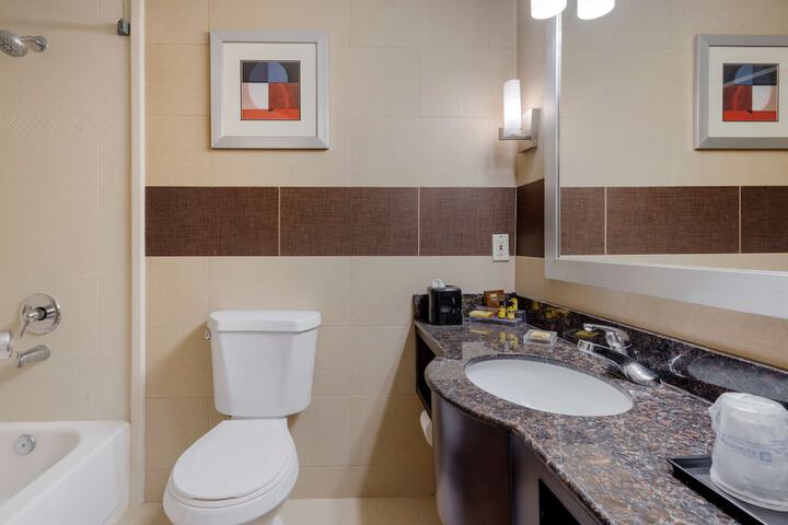 Room 20 of 28