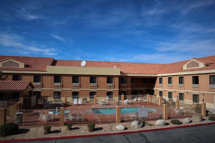 Hotel 2 of 33