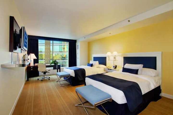 University Plaza Waterfront Hotel