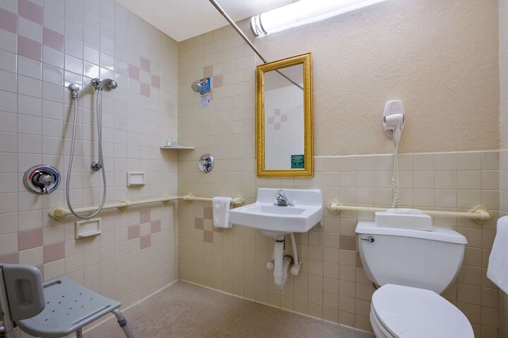 Room 20 of 36