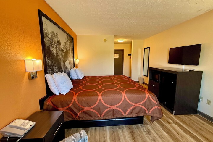 Super 8 by Wyndham Hillsville