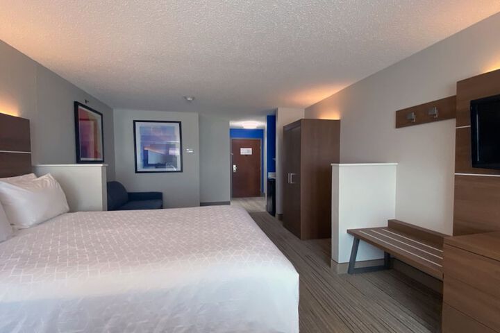 Holiday Inn Express & Suites Somerset Central by IHG