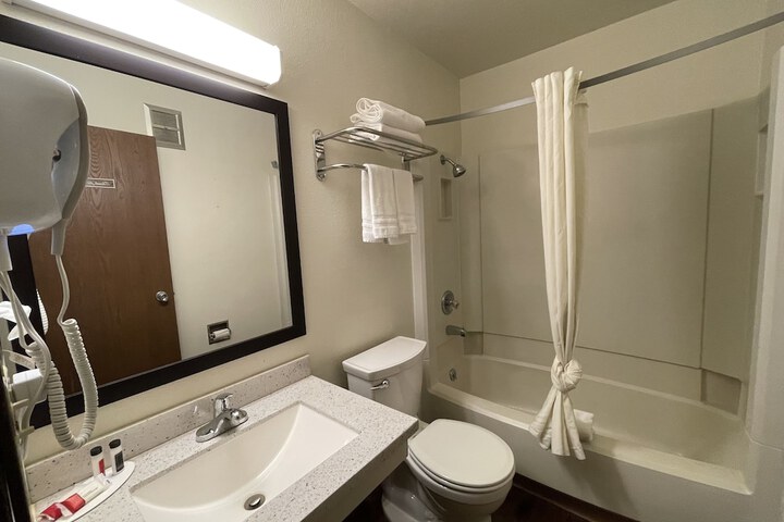 Room 11 of 15