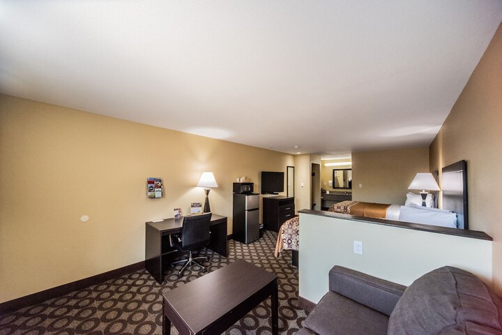 Relax Inn & Suites