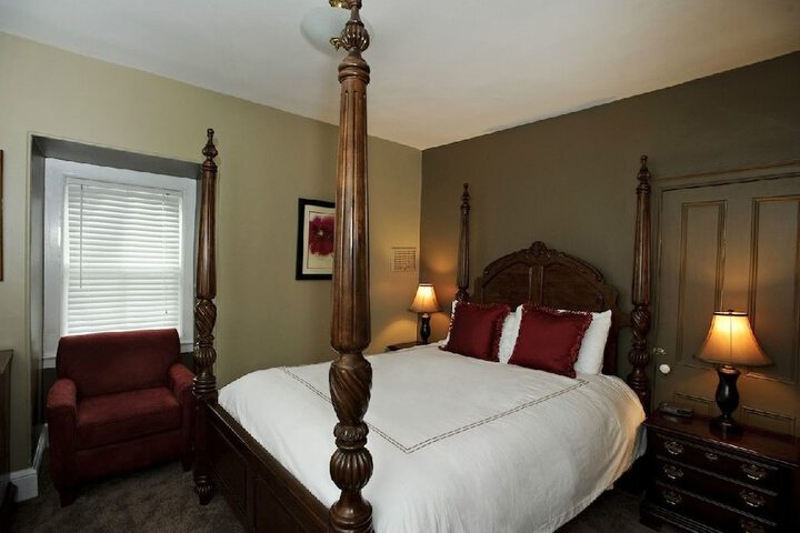Room 9 of 21