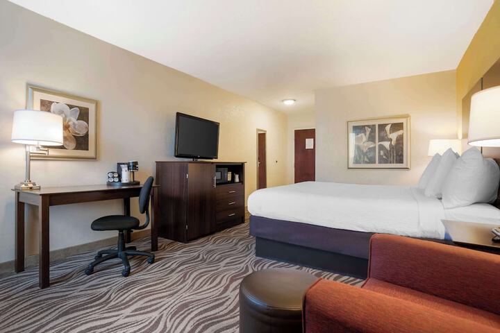 Room 10 of 42