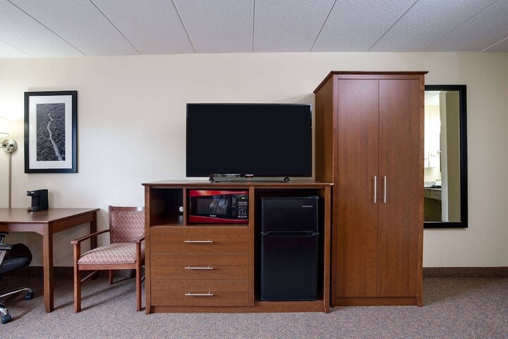 Room 8 of 24