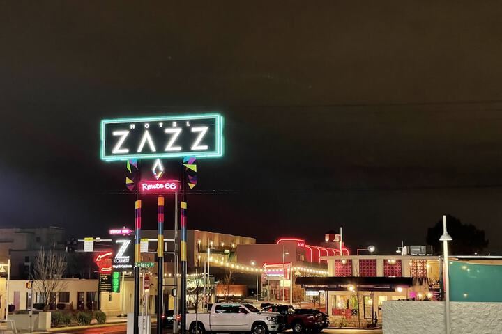 Hotel Zazz
