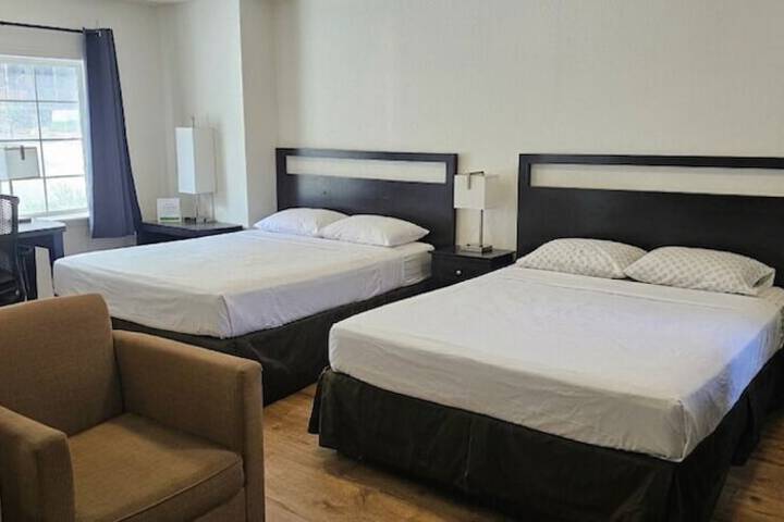H & H Motor Lodge