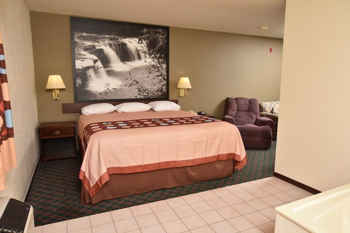 Room 27 of 47
