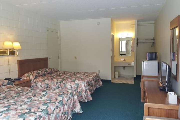 Room 6 of 11