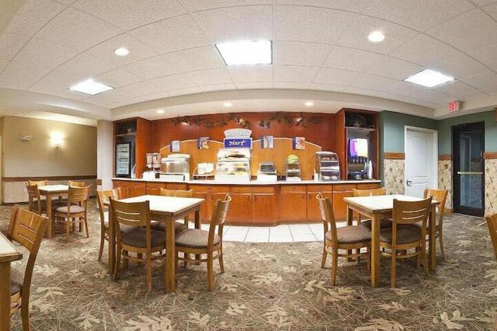 Holiday Inn Express & Suites Winner by IHG
