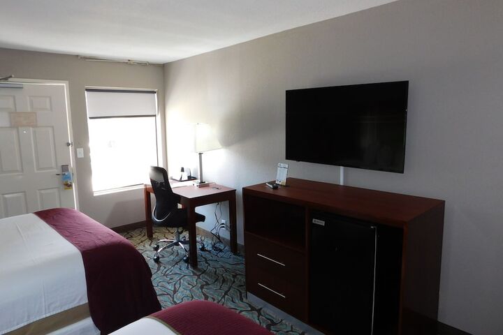 Room 25 of 33