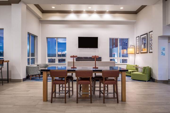 Hotel 6 of 55