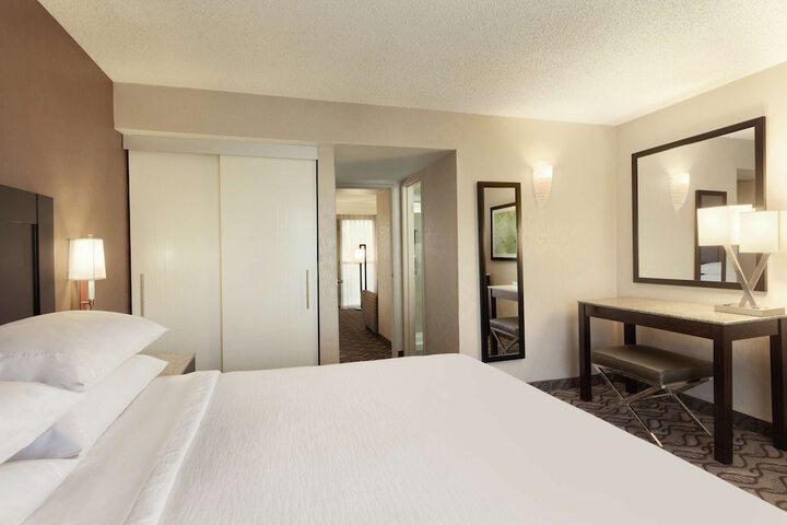 Room 15 of 38
