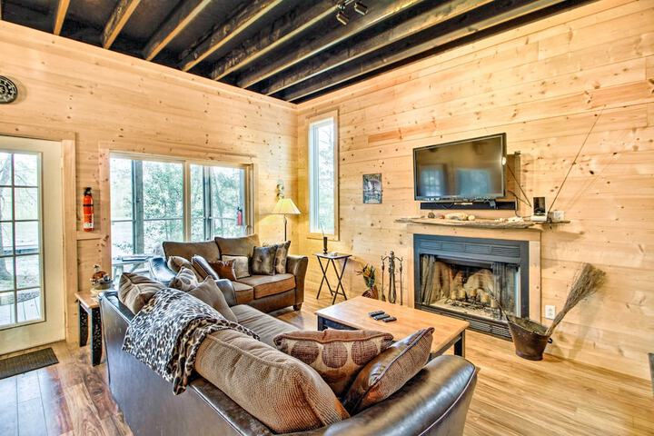 Secluded Santee River Island Retreat w / Dock!