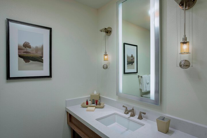Room 74 of 207