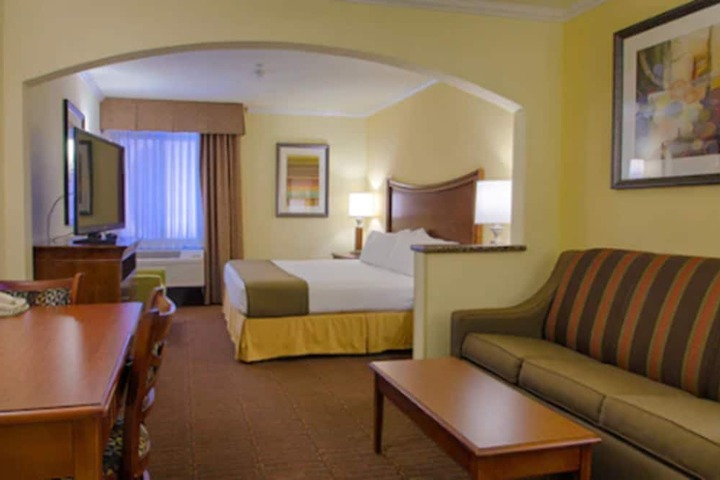 Room 22 of 48