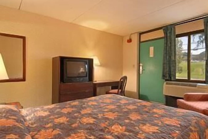 Room 17 of 23