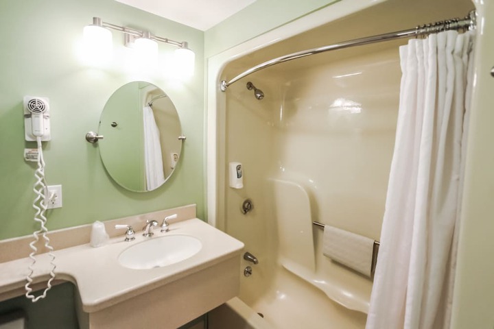 Holly Tree Resort