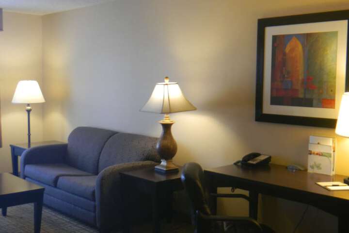 Room 17 of 33