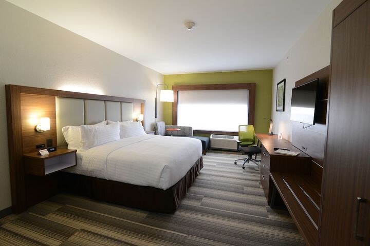 Room 18 of 38