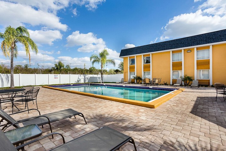 Pool 6 of 42