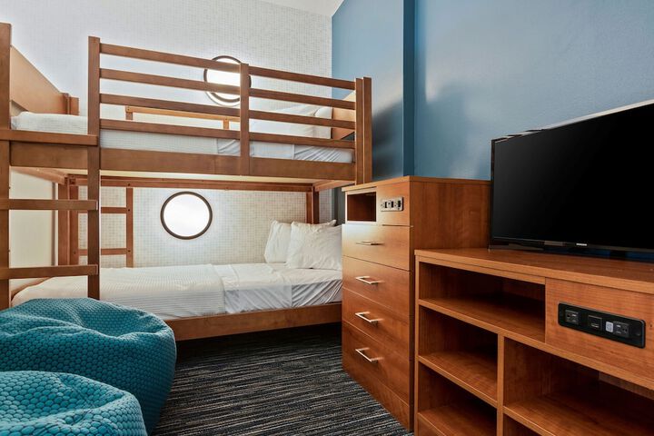 Room 21 of 33