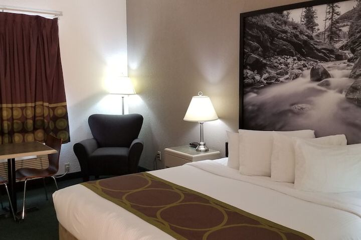 Room 20 of 28