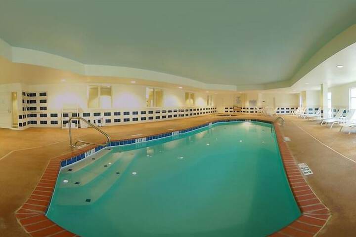 Comfort Suites near Hot Springs Park