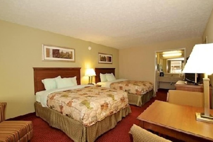 Room 20 of 33