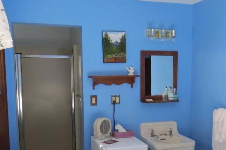 Room 65 of 80