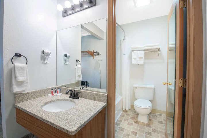 Room 7 of 25