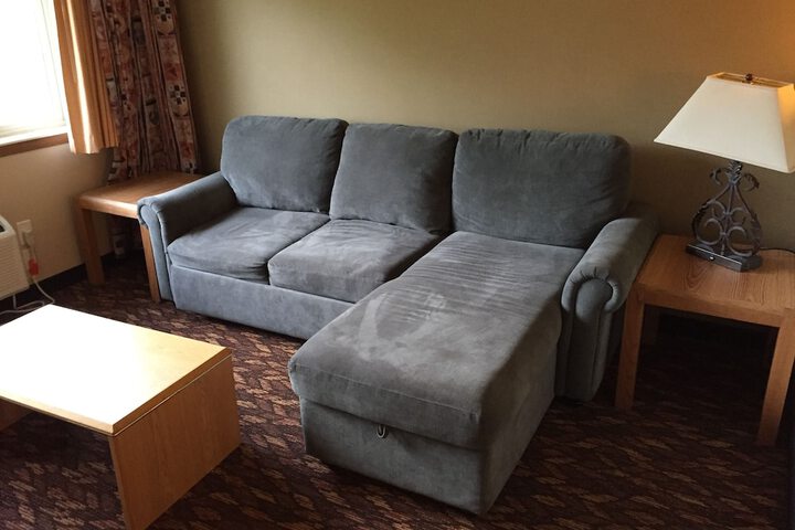 Room 9 of 28