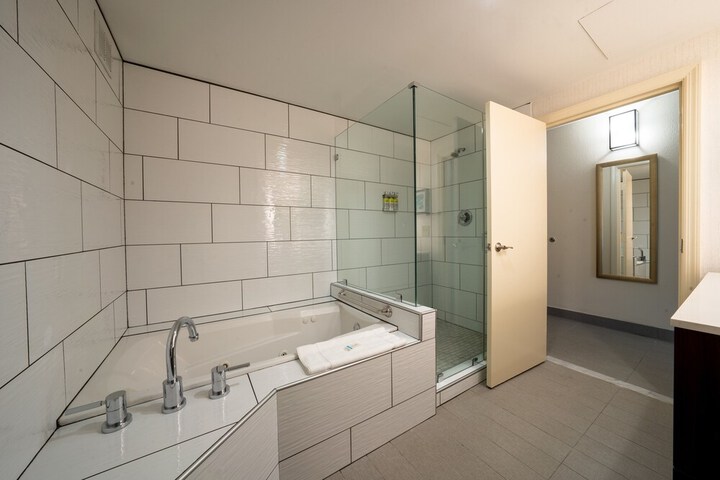 Room 32 of 116