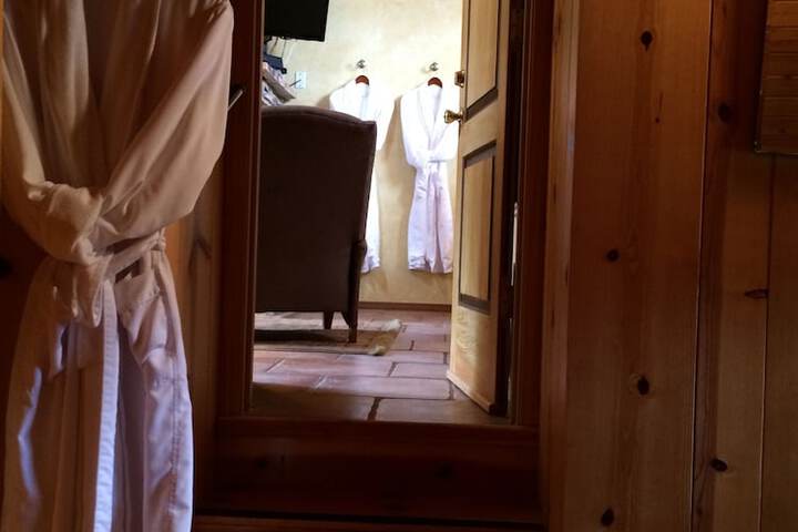 Room 29 of 35