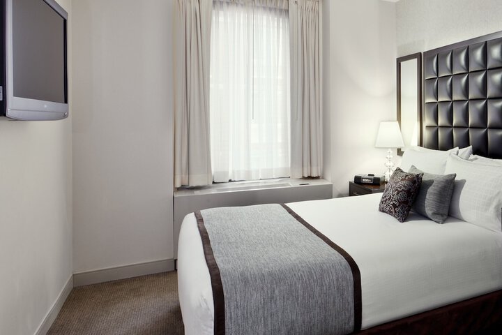 Room 11 of 26
