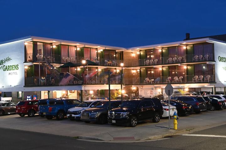 Hotel 4 of 9
