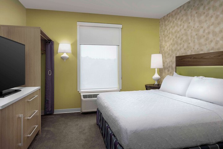 Room 9 of 28