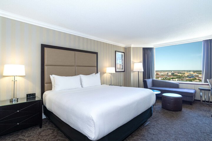 Sandman Signature Edmonton Downtown Hotel